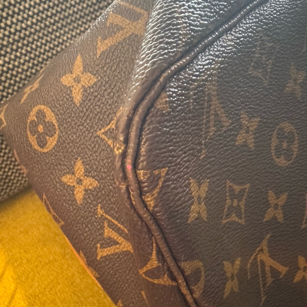 Louis Vuitton Monogram Neverfull GM Tote Bag - Picture 6 of 16
